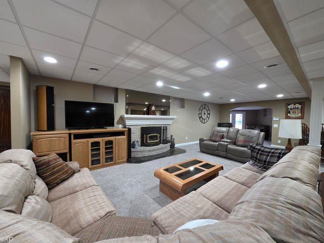 53203 Foss Road, Macomb Twp, MI 48042