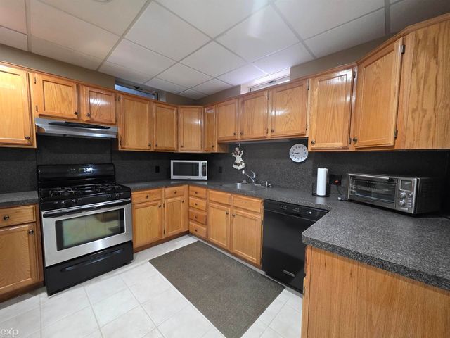 53203 Foss Road, Macomb Twp, MI 48042