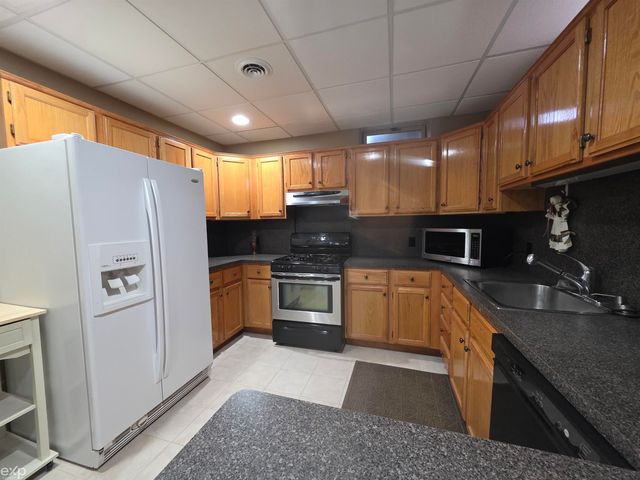 53203 Foss Road, Macomb Twp, MI 48042