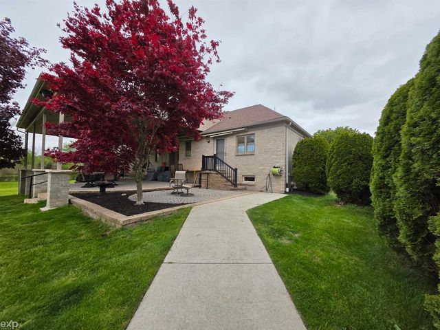 53203 Foss Road, Macomb Twp, MI 48042