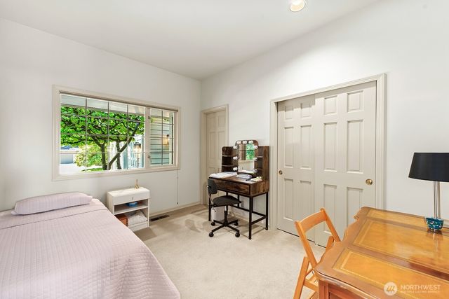 19004 64th Avenue NE, Kenmore, WA 98028