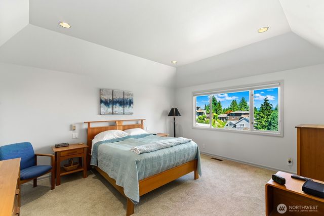 19004 64th Avenue NE, Kenmore, WA 98028