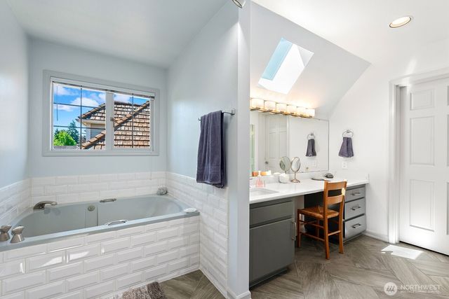 19004 64th Avenue NE, Kenmore, WA 98028