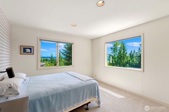 19004 64th Avenue NE, Kenmore, WA 98028