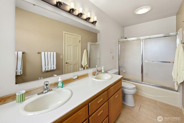 19004 64th Avenue NE, Kenmore, WA 98028