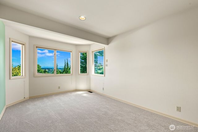 19004 64th Avenue NE, Kenmore, WA 98028