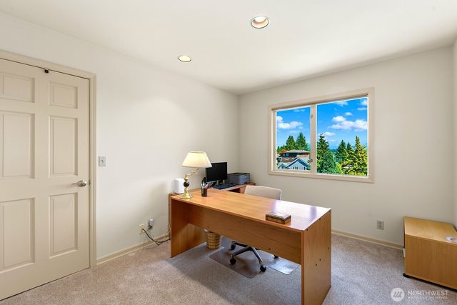 19004 64th Avenue NE, Kenmore, WA 98028