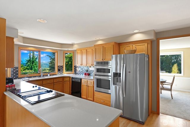 19004 64th Avenue NE, Kenmore, WA 98028