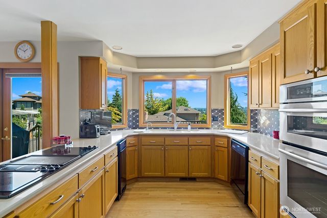 19004 64th Avenue NE, Kenmore, WA 98028
