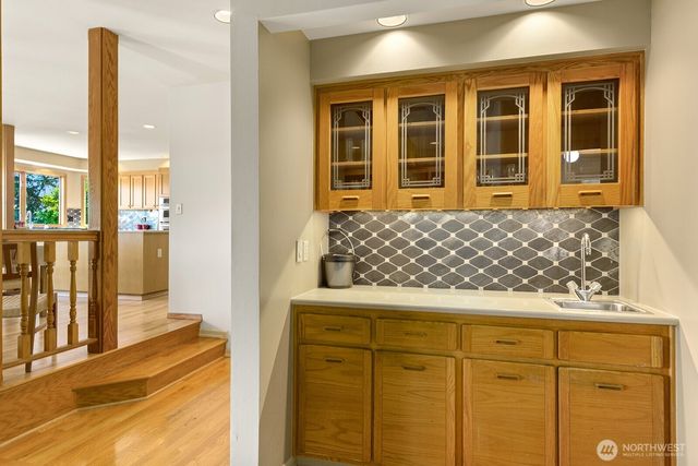 19004 64th Avenue NE, Kenmore, WA 98028