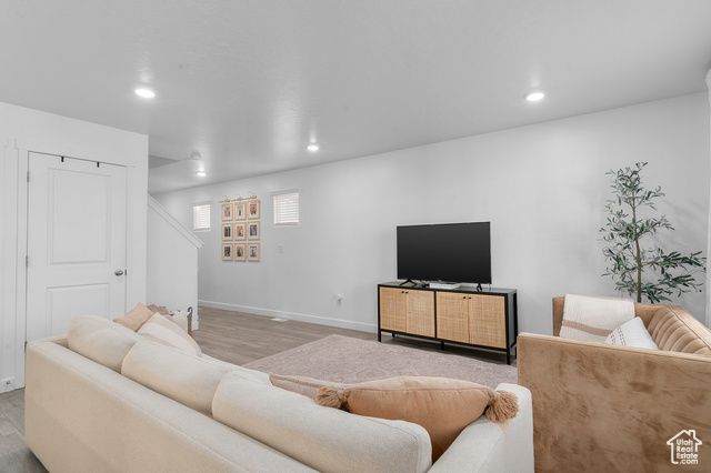 1082 E WATERWAY LN, Saratoga Springs, UT 84045