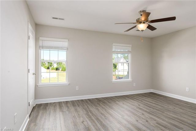 111 Penry Lane, Clemmons, NC 27012