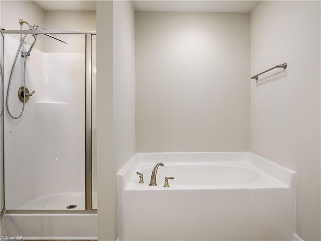 111 Penry Lane, Clemmons, NC 27012