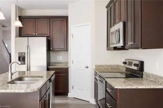 111 Penry Lane, Clemmons, NC 27012