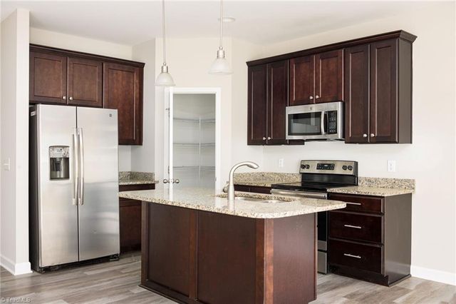 111 Penry Lane, Clemmons, NC 27012