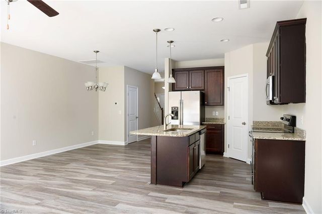 111 Penry Lane, Clemmons, NC 27012