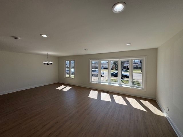 870 E Thacker Street, Des Plaines, IL 60016