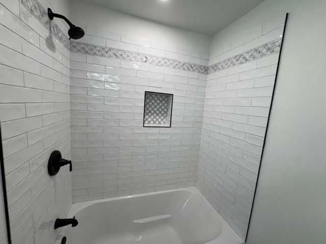 870 E Thacker Street, Des Plaines, IL 60016