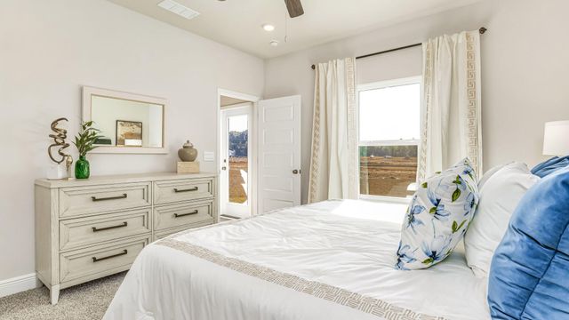 8154 Fox Hunt Drive, Milton, FL 32583