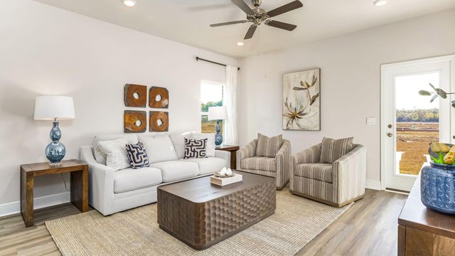 8154 Fox Hunt Drive, Milton, FL 32583