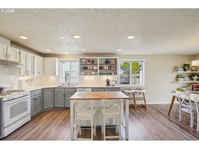 1703 Sw 2ND Ave, Battle Ground, WA 98604