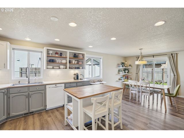 1703 Sw 2ND Ave, Battle Ground, WA 98604