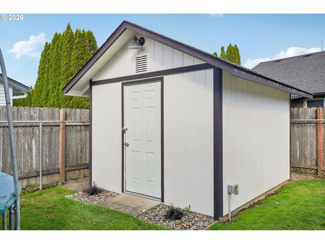 1703 Sw 2ND Ave, Battle Ground, WA 98604