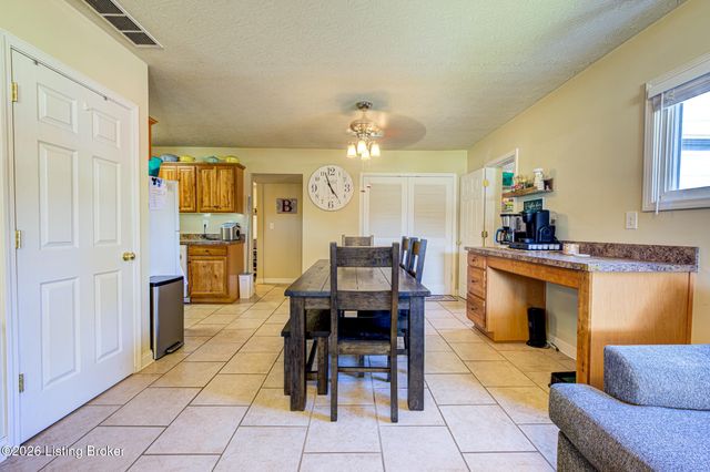 5007 Ramona Ln, Louisville, KY 40272