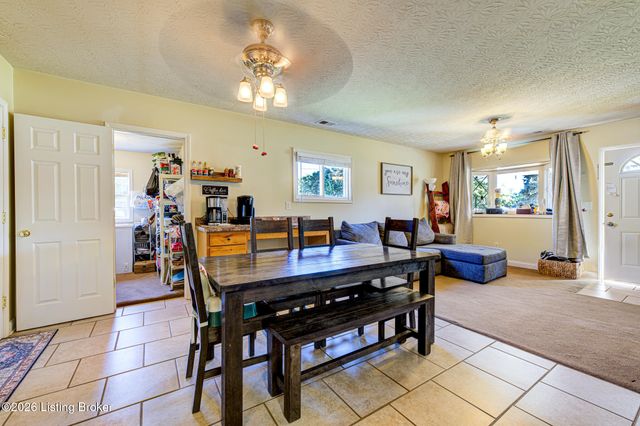5007 Ramona Ln, Louisville, KY 40272