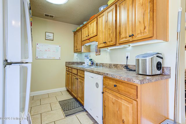 5007 Ramona Ln, Louisville, KY 40272