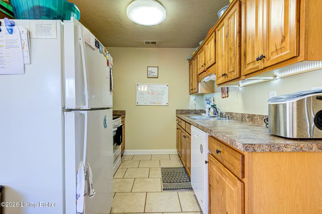 5007 Ramona Ln, Louisville, KY 40272