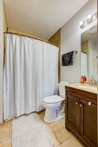 5007 Ramona Ln, Louisville, KY 40272