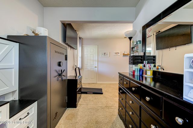 5007 Ramona Ln, Louisville, KY 40272