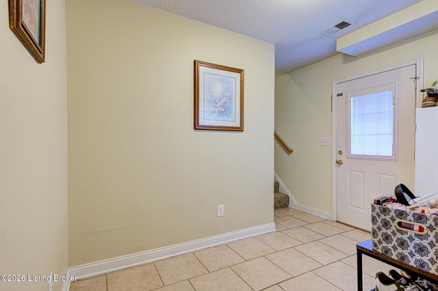 5007 Ramona Ln, Louisville, KY 40272