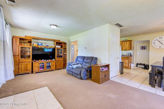 5007 Ramona Ln, Louisville, KY 40272