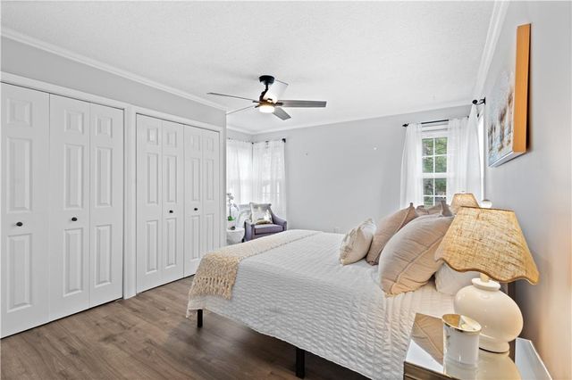 5824 Floyd Street, Overland Park, KS 66202