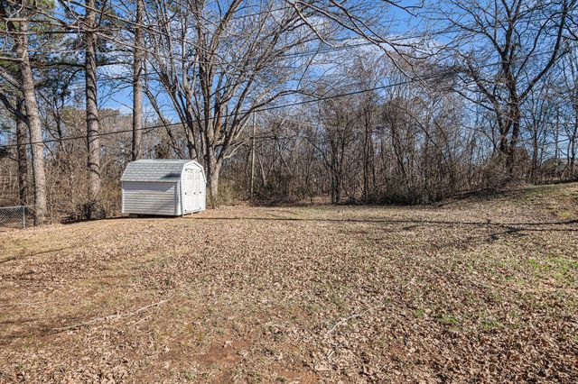 1662 Valley Rd, Clarksville, TN 37043