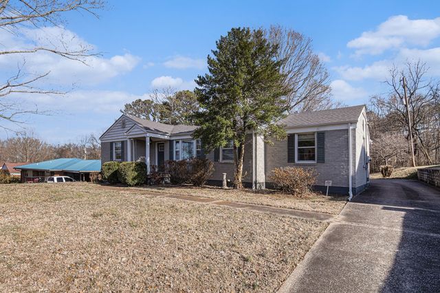 1662 Valley Rd, Clarksville, TN 37043