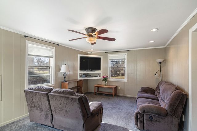 1662 Valley Rd, Clarksville, TN 37043