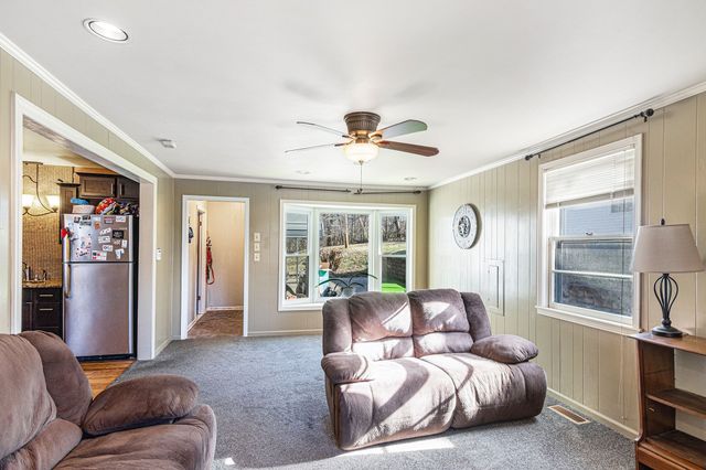 1662 Valley Rd, Clarksville, TN 37043