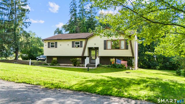 26 Harbor Ridge Road, Danbury, CT 06811