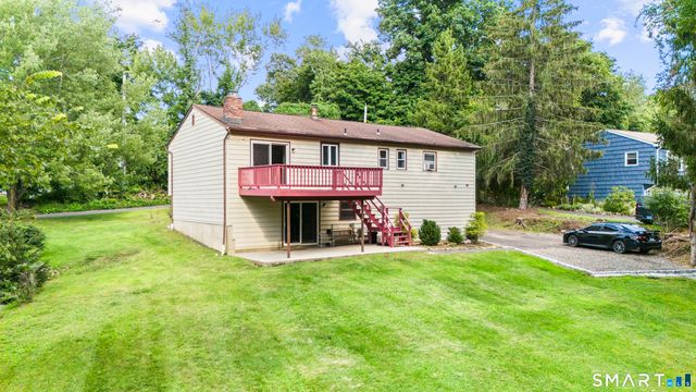 26 Harbor Ridge Road, Danbury, CT 06811