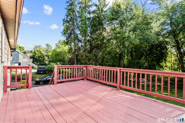 26 Harbor Ridge Road, Danbury, CT 06811
