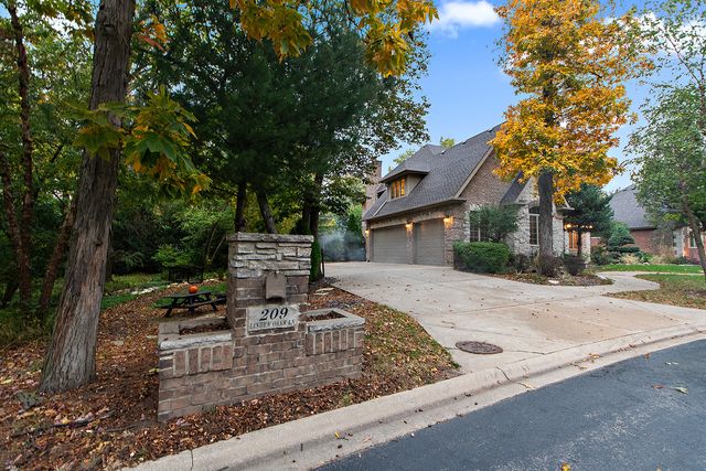 209 Linden Oaks Lane, New Lenox, IL 60451