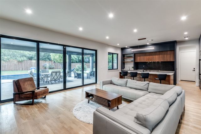 13693 Peyton Drive, Dallas, TX 75240