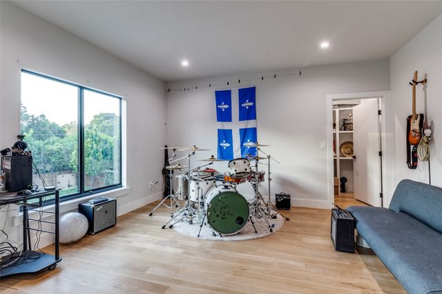 13693 Peyton Drive, Dallas, TX 75240