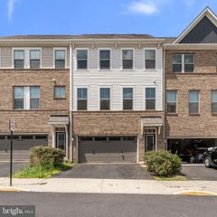 2604 LOGANBERRY DR, Herndon, VA 20171