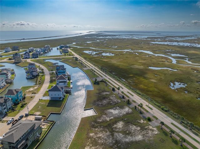 43 Shell Key, Hitchcock, TX 77563