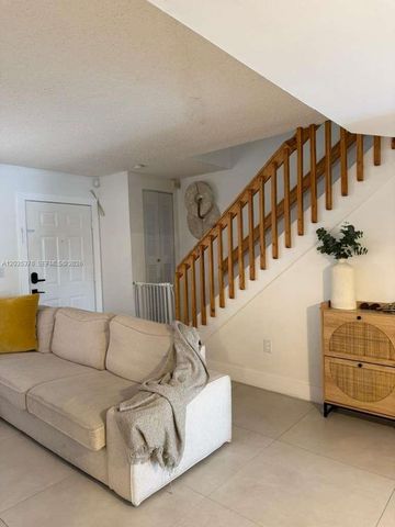 431 NW 82nd Ave 913, Miami, FL 33126