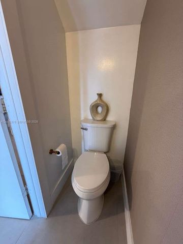 431 NW 82nd Ave 913, Miami, FL 33126